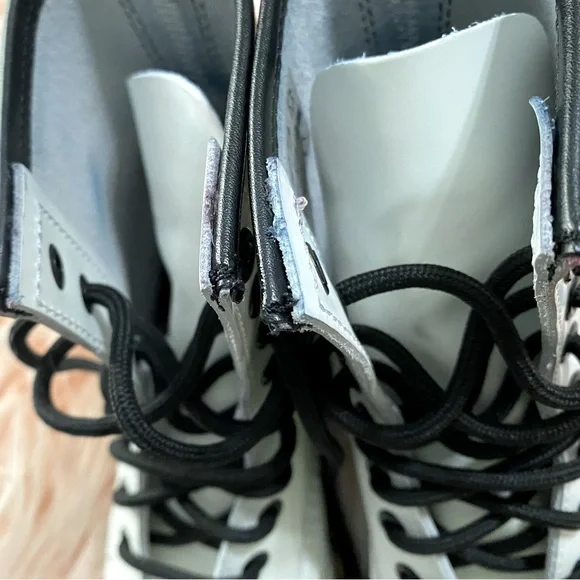 Dr. Martens 1460 W Smooth - Picture 8 of 12